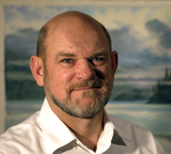 vladimir-zhikhartsev-1507845352-medium